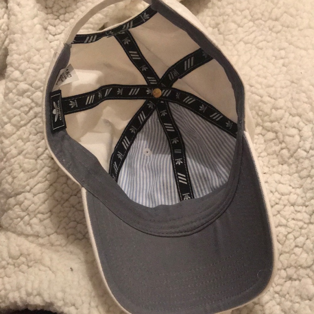 Adidas cap - Picture 2 of 2